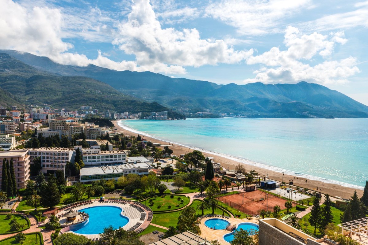 Moderan jednosoban stan sa pogledom na more, Budva